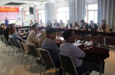 甘肅省建筑裝飾協(xié)會會長攜建筑裝飾協(xié)會成員蒞臨甘肅景泰金龍化工建材有限公司參觀考察